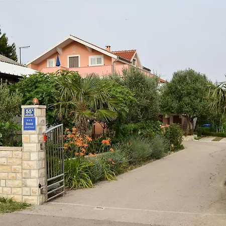 アパート Olive Jovici (Zadar)